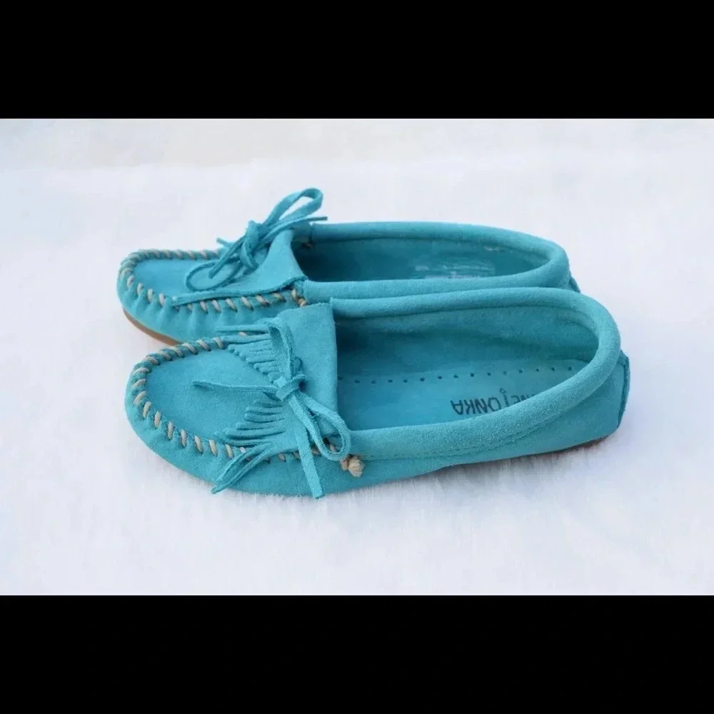 NWOT Minnetonka suede flats